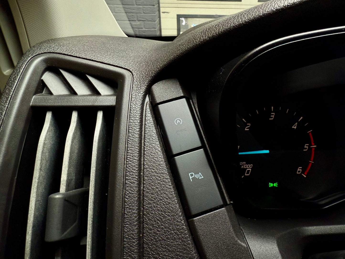 Ford Transit 2.0 D L2H3 BUS 9-SITZE AHK KLIMA CAM PDC