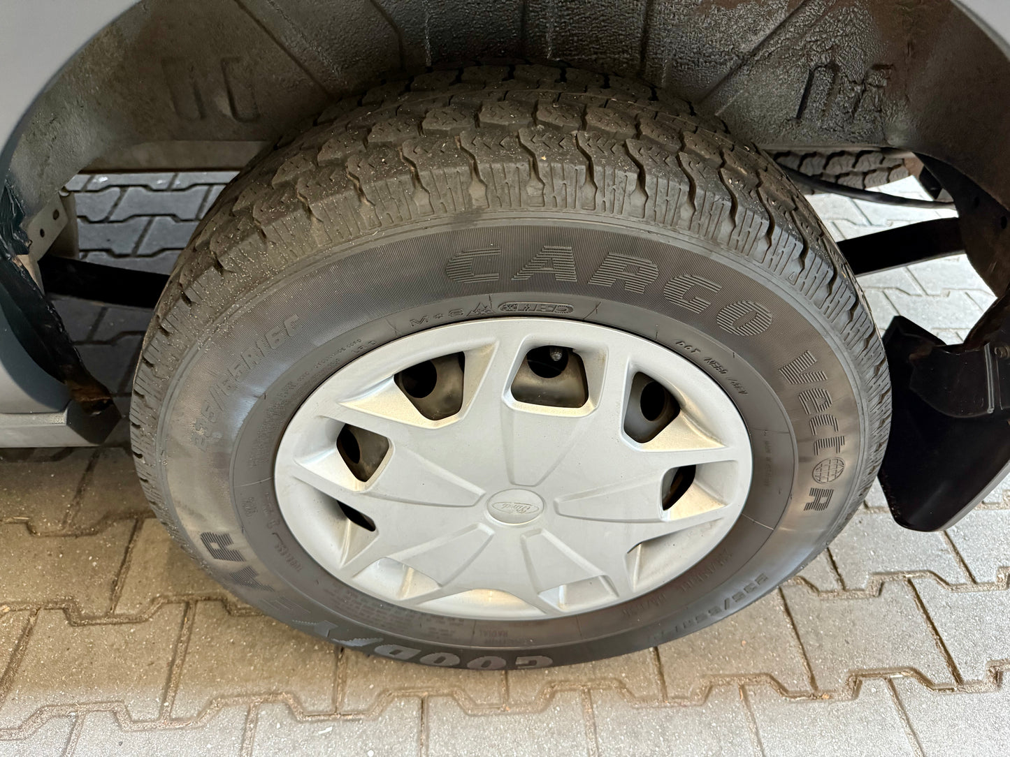 Ford Transit 2.0 D L2H3 BUS 9-SITZE AHK KLIMA CAM PDC