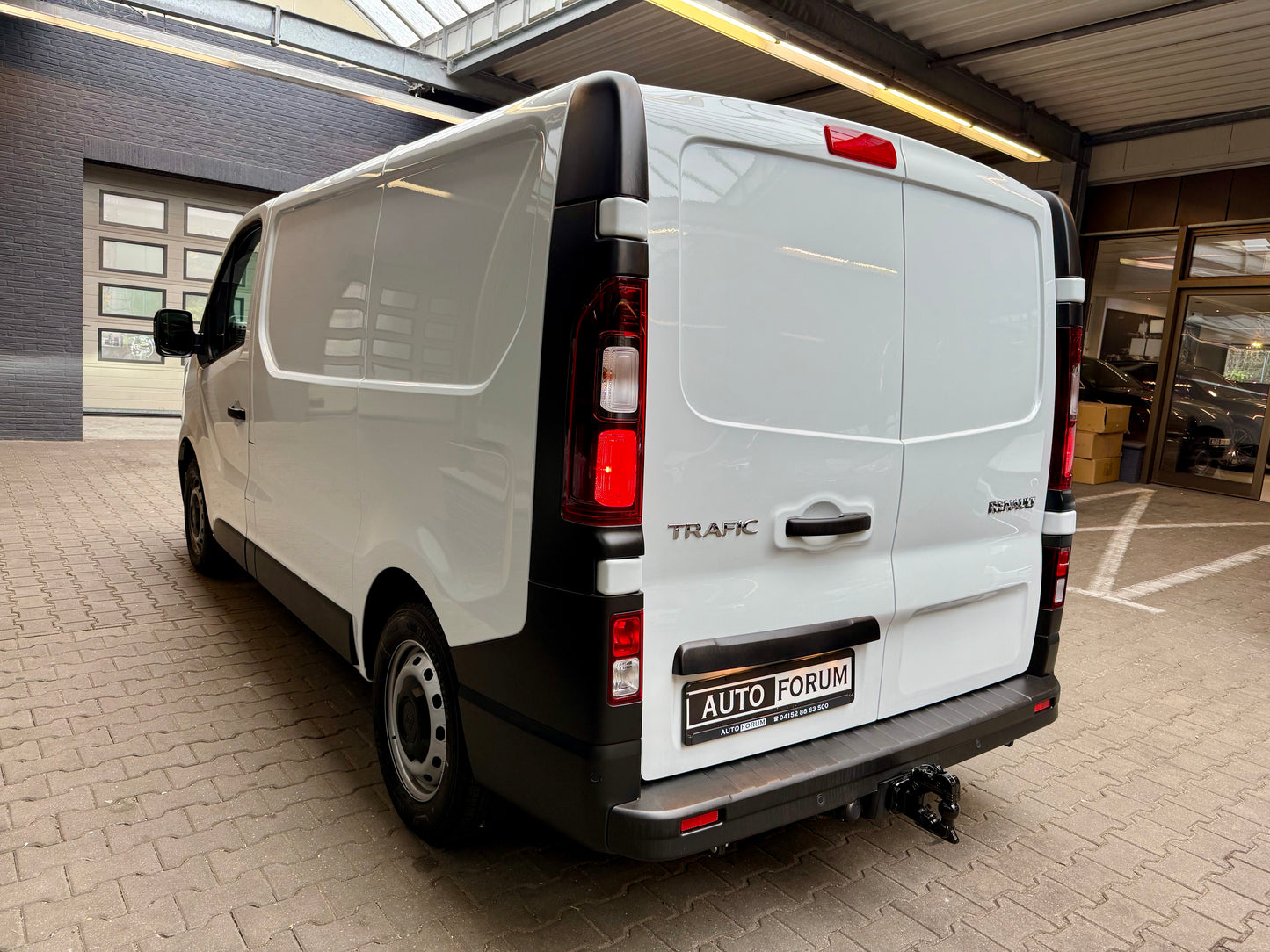 Renault Trafic 2.0 dCi L1H1 LED NAVI AHK PDC LED 3STZ