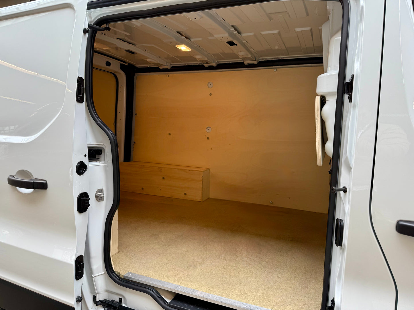 Renault Trafic 2.0 dCi L1H1 LED NAVI AHK PDC LED 3STZ