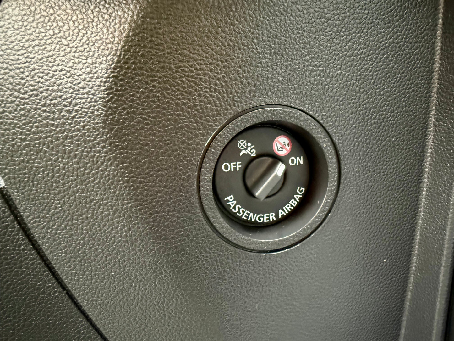 Renault Trafic 2.0 dCi L1H1 LED NAVI AHK PDC LED 3STZ