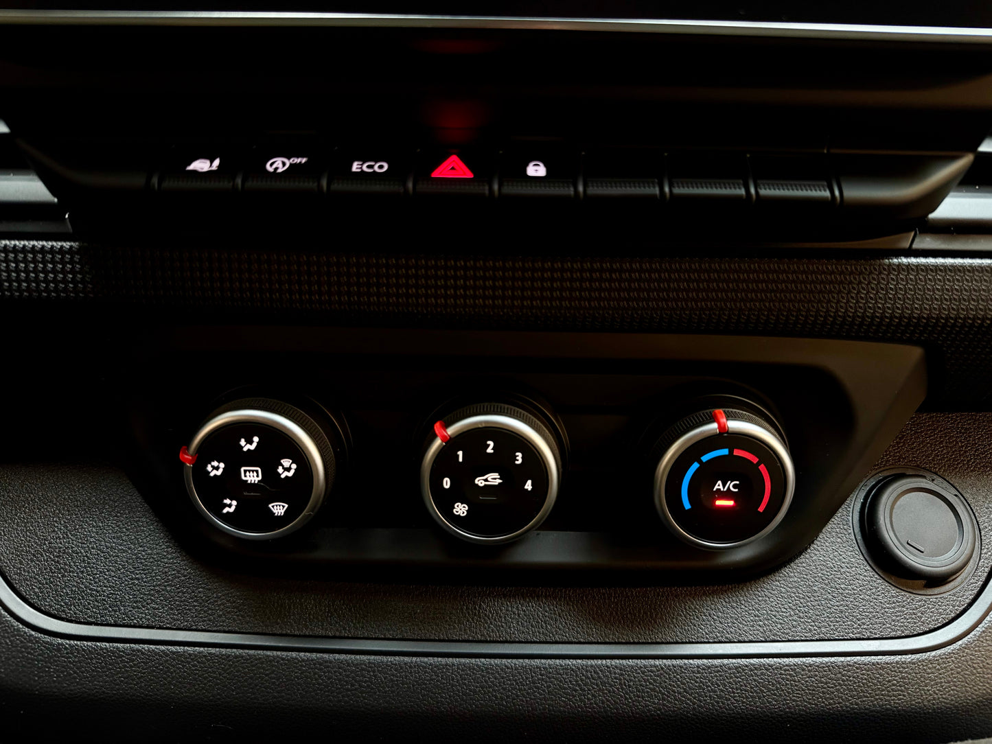 Renault Trafic 2.0 dCi L1H1 LED NAVI AHK PDC LED 3STZ