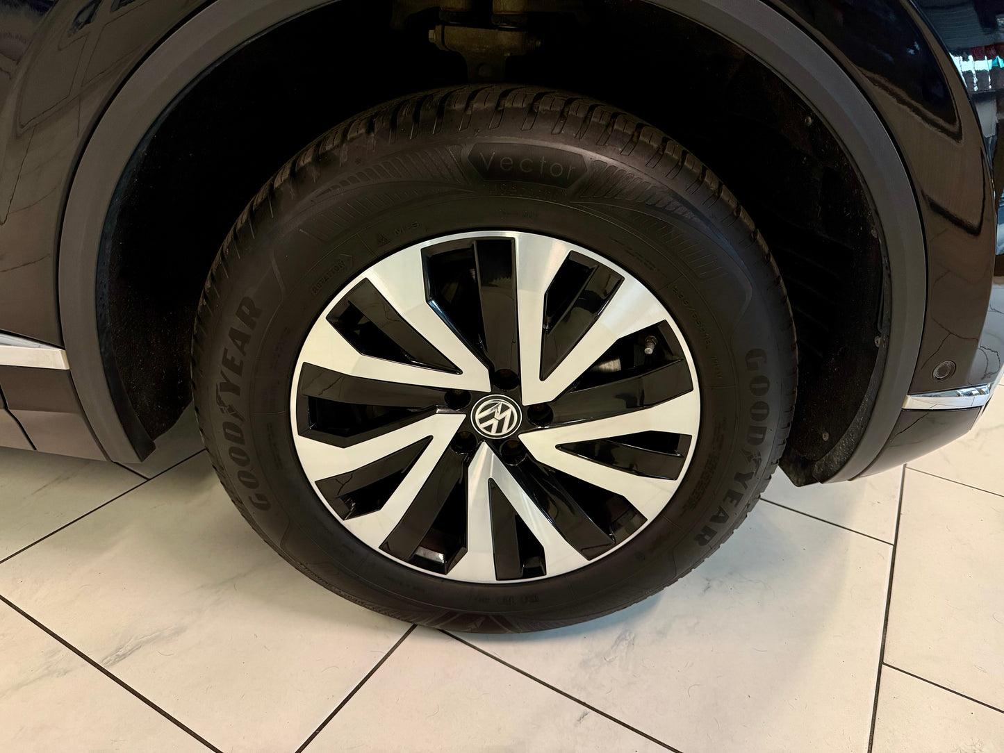 Volkswagen Touareg 3.0 TDI 4M ELEGANCE LEDER LED CAM SHZ