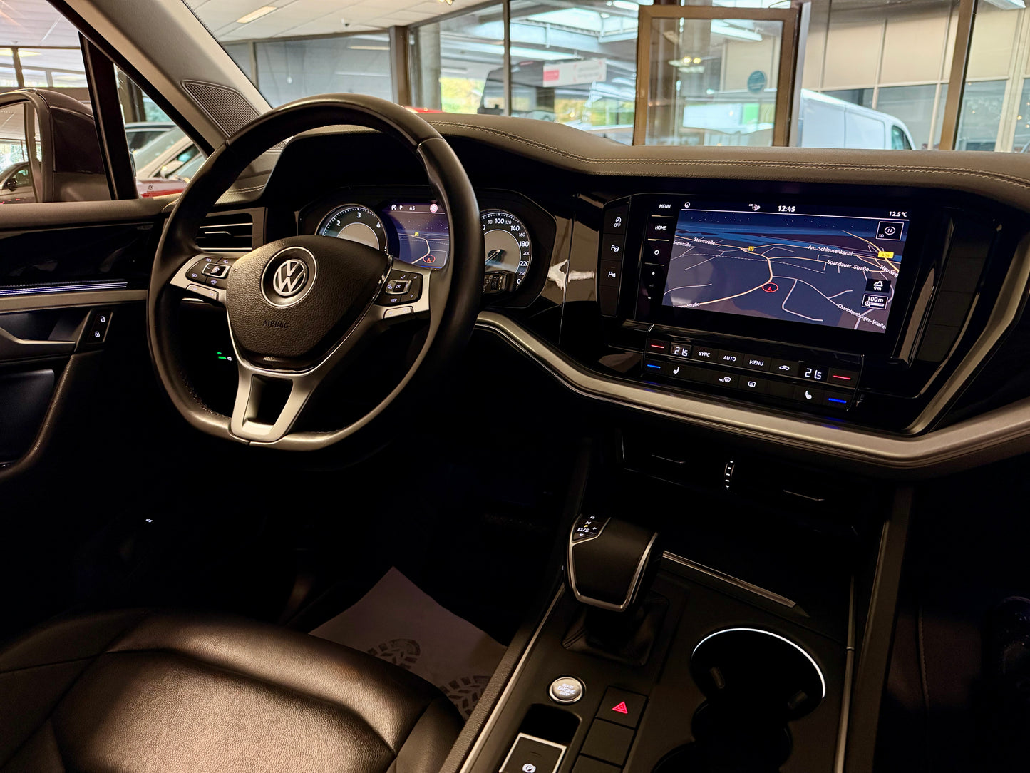 Volkswagen Touareg 3.0 TDI 4M ELEGANCE LEDER LED CAM SHZ