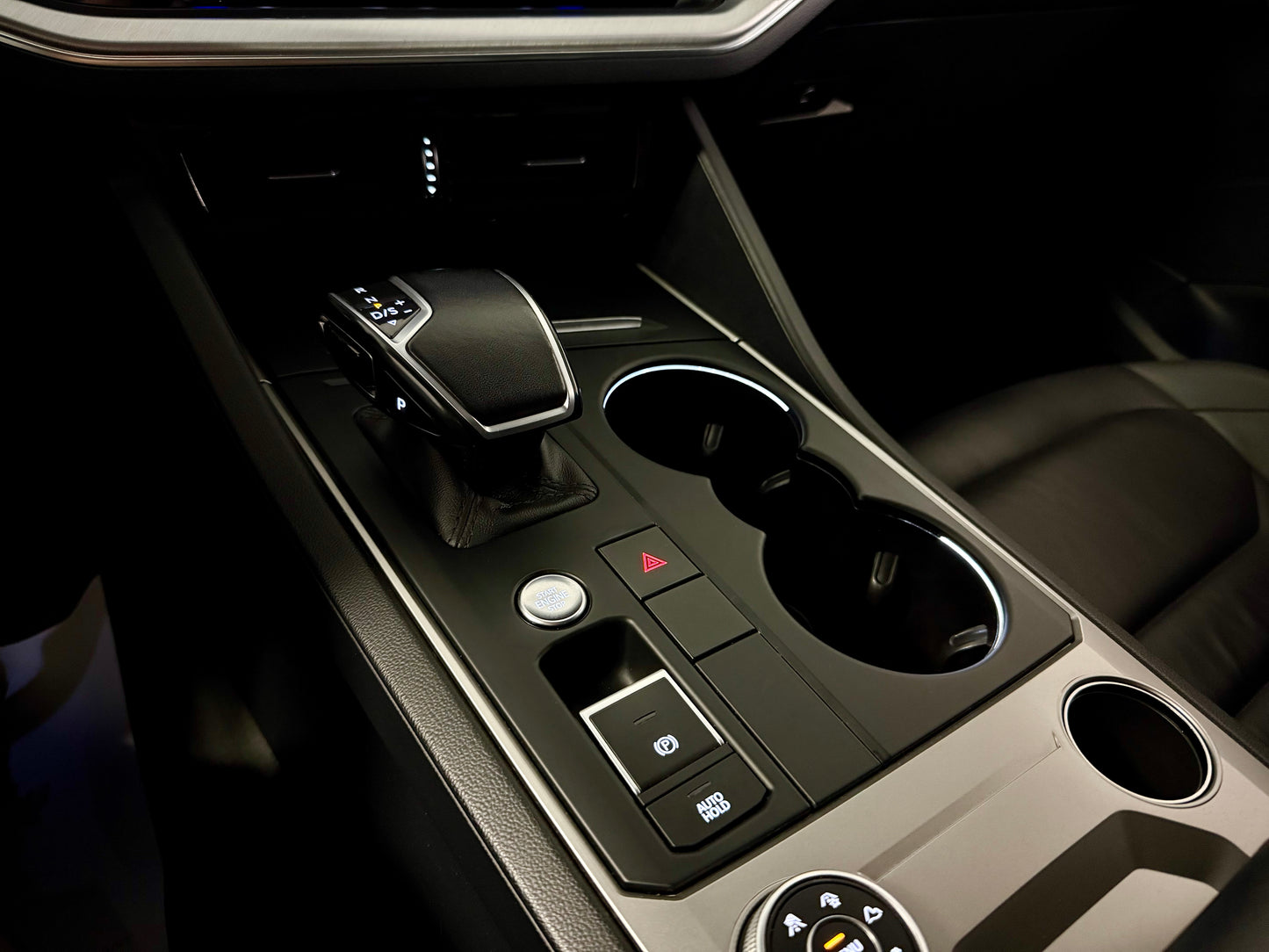 Volkswagen Touareg 3.0 TDI 4M ELEGANCE LEDER LED CAM SHZ