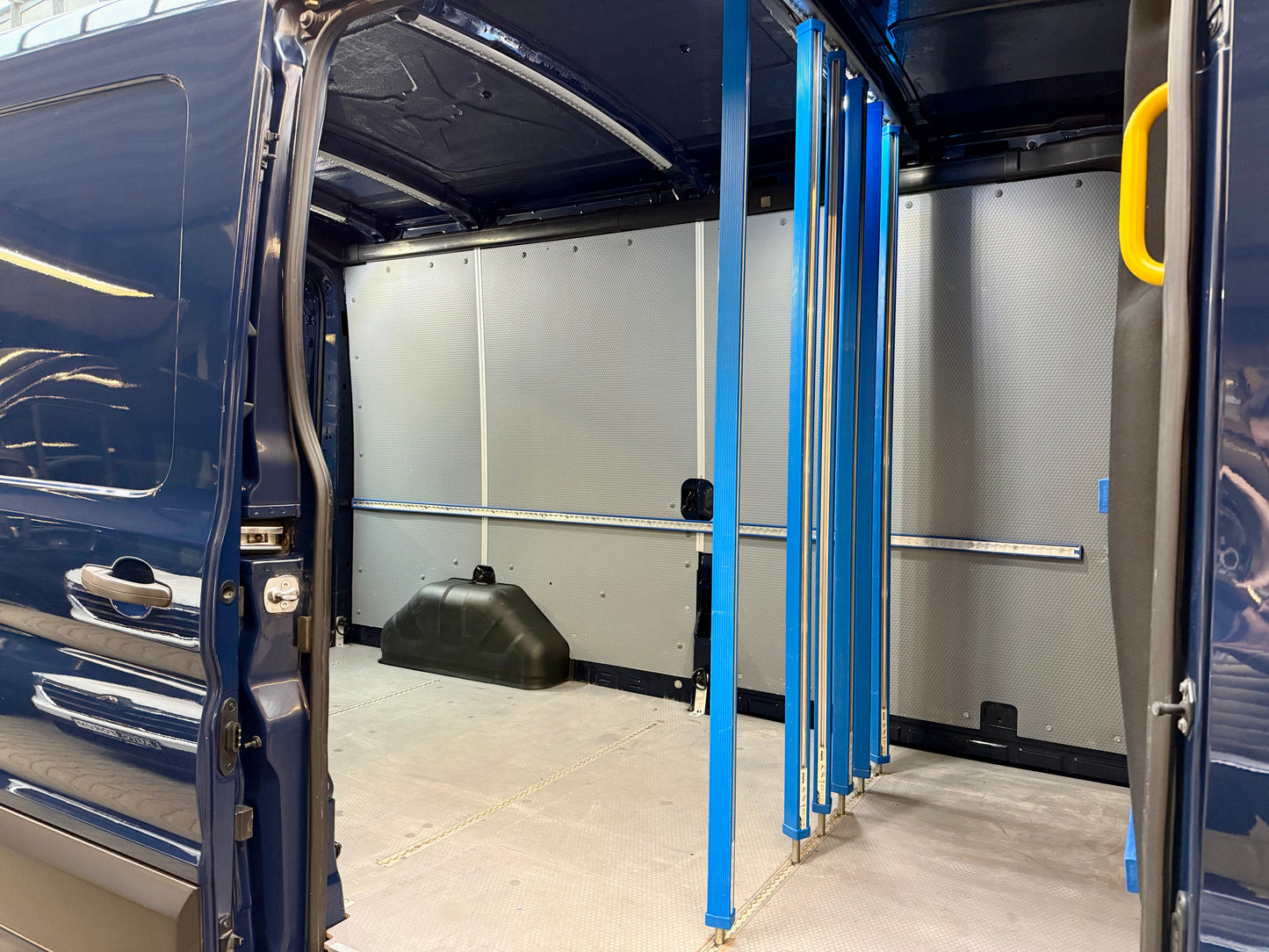 Ford Transit 2.0 D L3H2 3,5t AUTOMATIK AHK KLIMA CAM