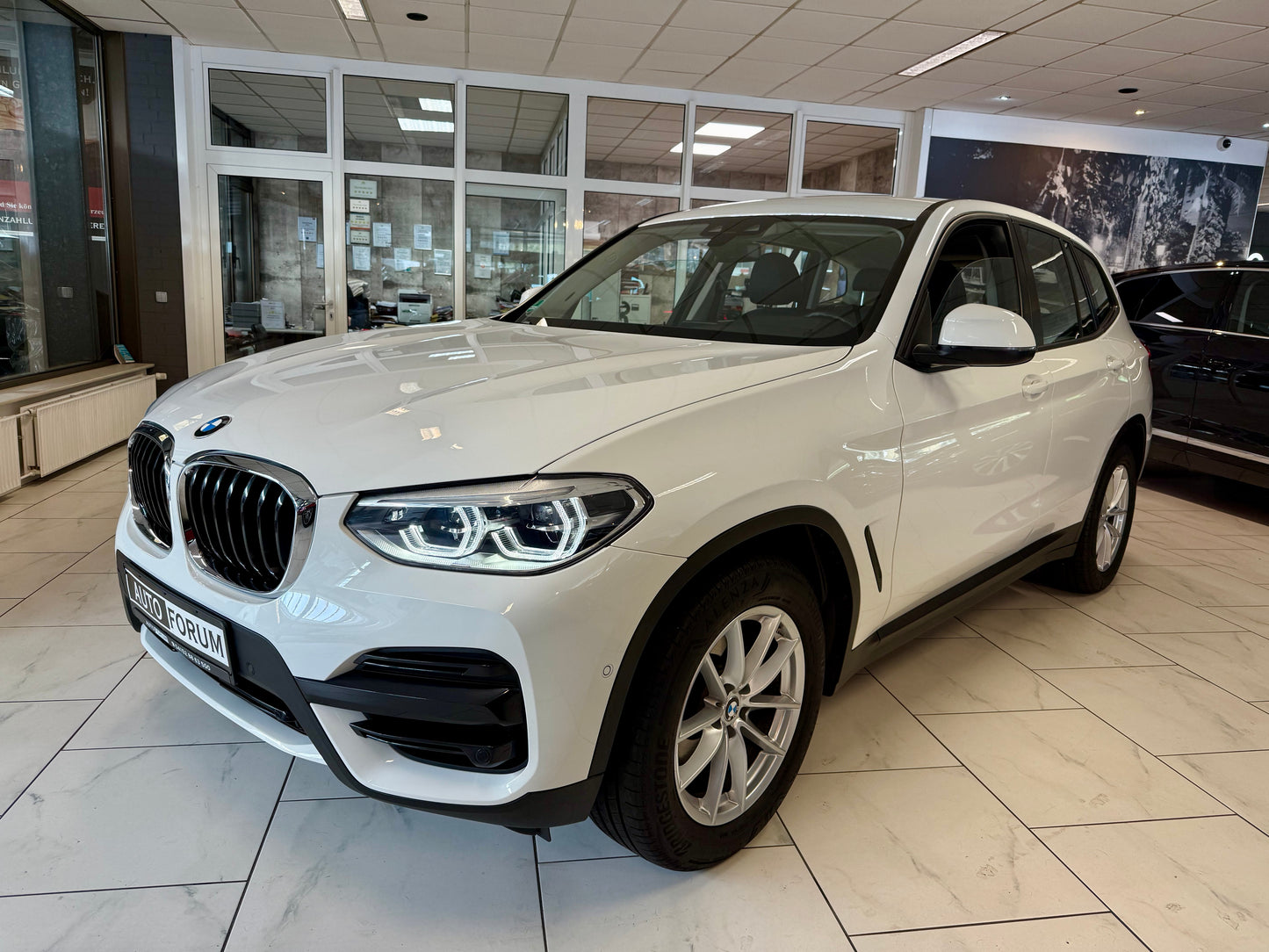 BMW X3 20d xDrive AUT AHK LEDER NAVI CAM SHZ PDC LED