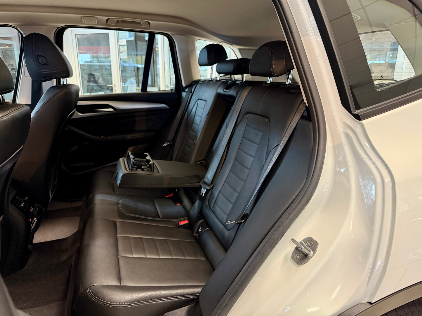 BMW X3 20d xDrive AUT AHK LEDER NAVI CAM SHZ PDC LED