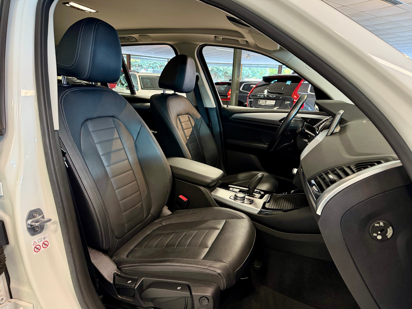 BMW X3 20d xDrive AUT AHK LEDER NAVI CAM SHZ PDC LED