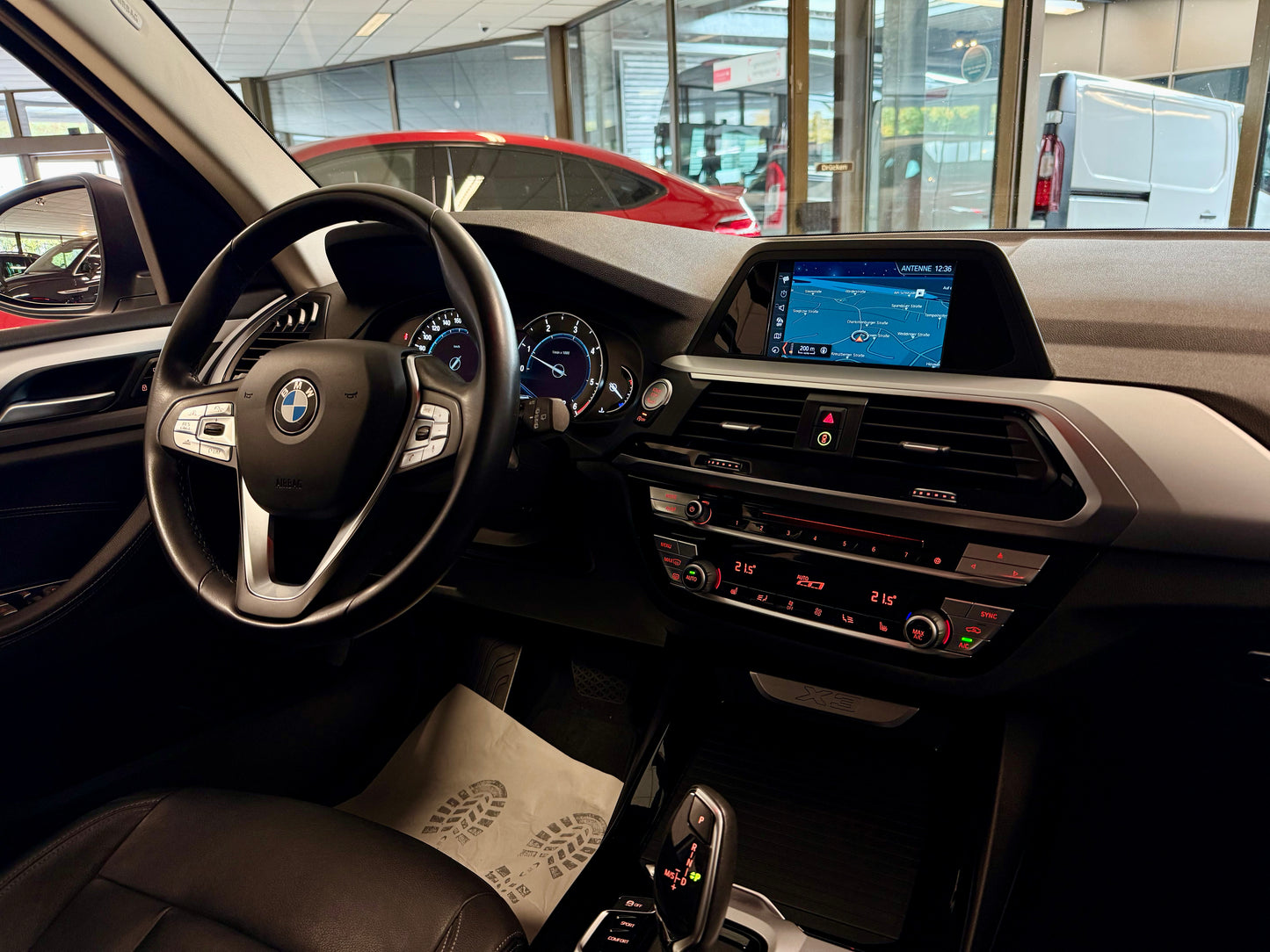 BMW X3 20d xDrive AUT AHK LEDER NAVI CAM SHZ PDC LED