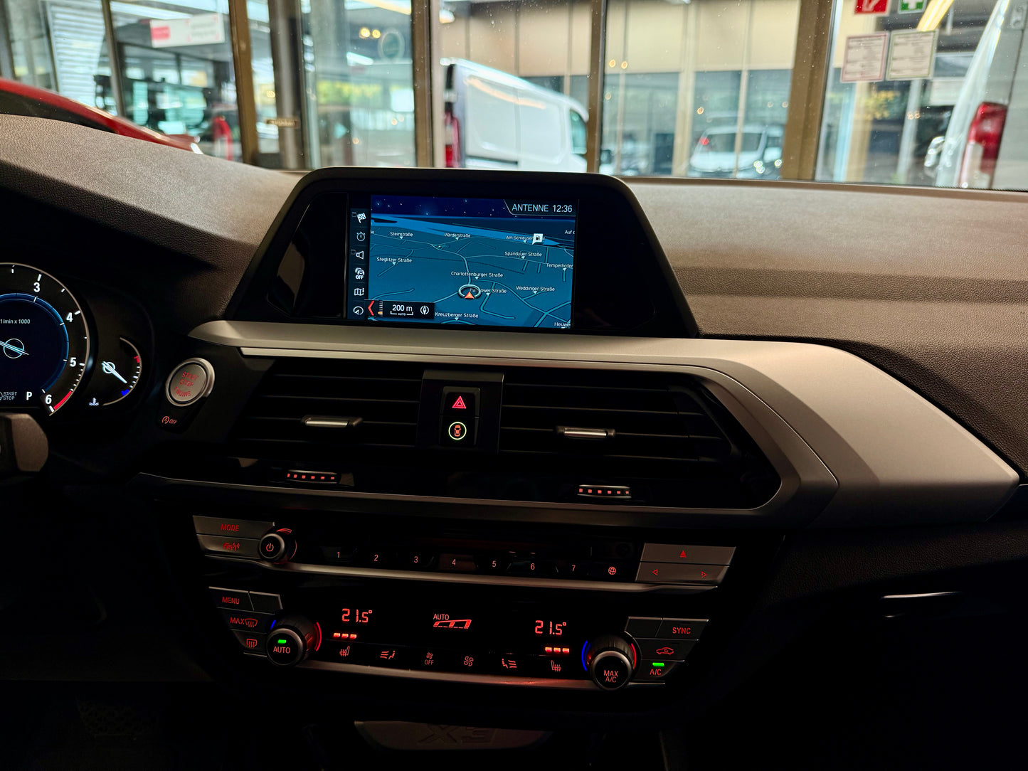 BMW X3 20d xDrive AUT AHK LEDER NAVI CAM SHZ PDC LED