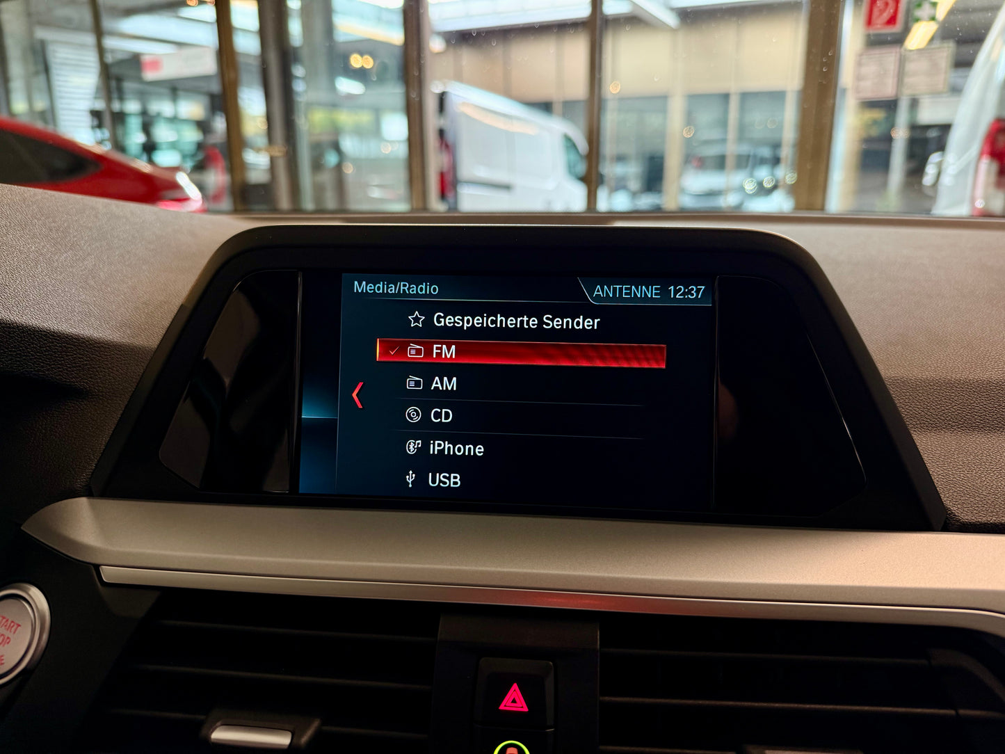 BMW X3 20d xDrive AUT AHK LEDER NAVI CAM SHZ PDC LED