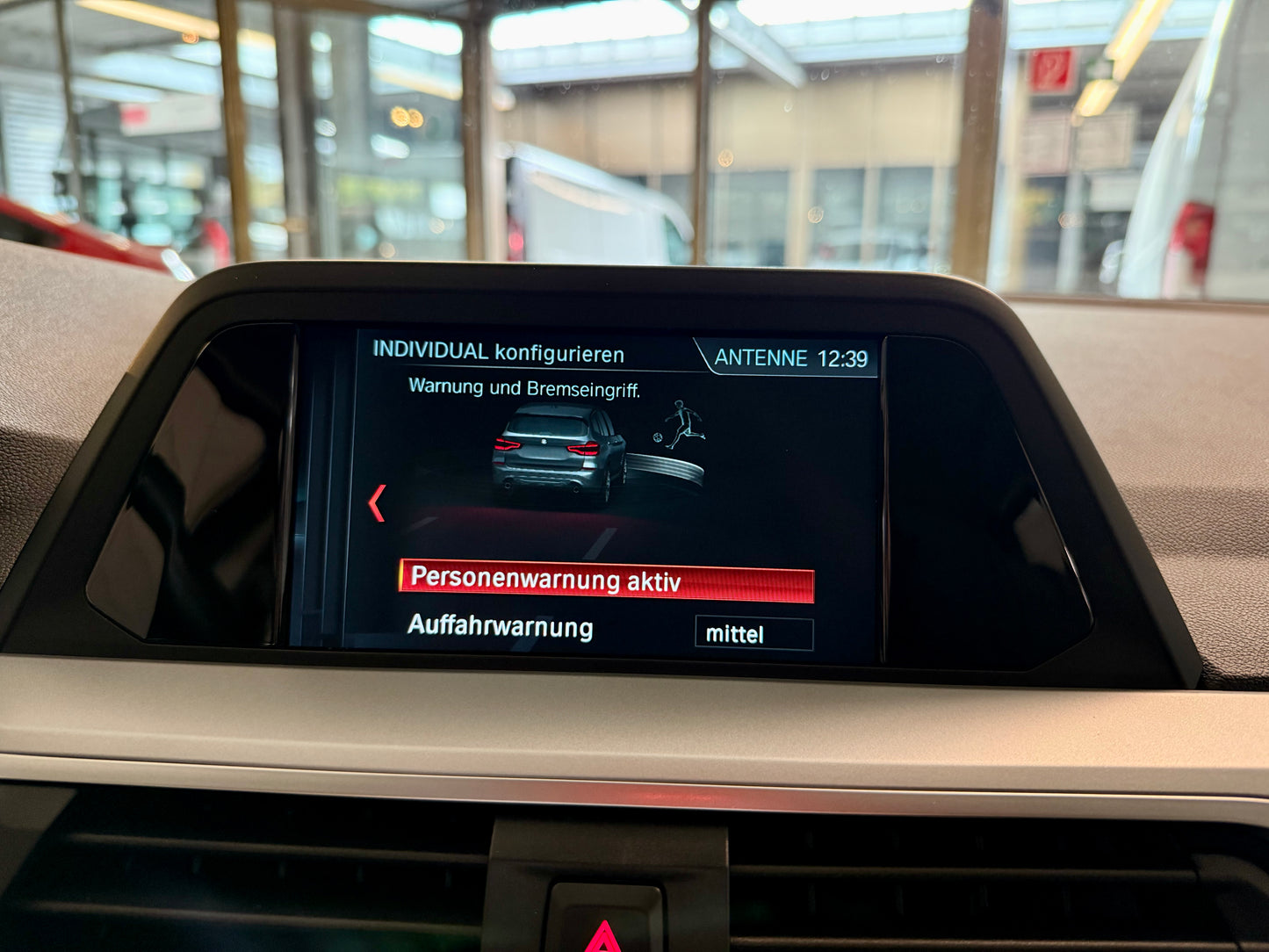 BMW X3 20d xDrive AUT AHK LEDER NAVI CAM SHZ PDC LED