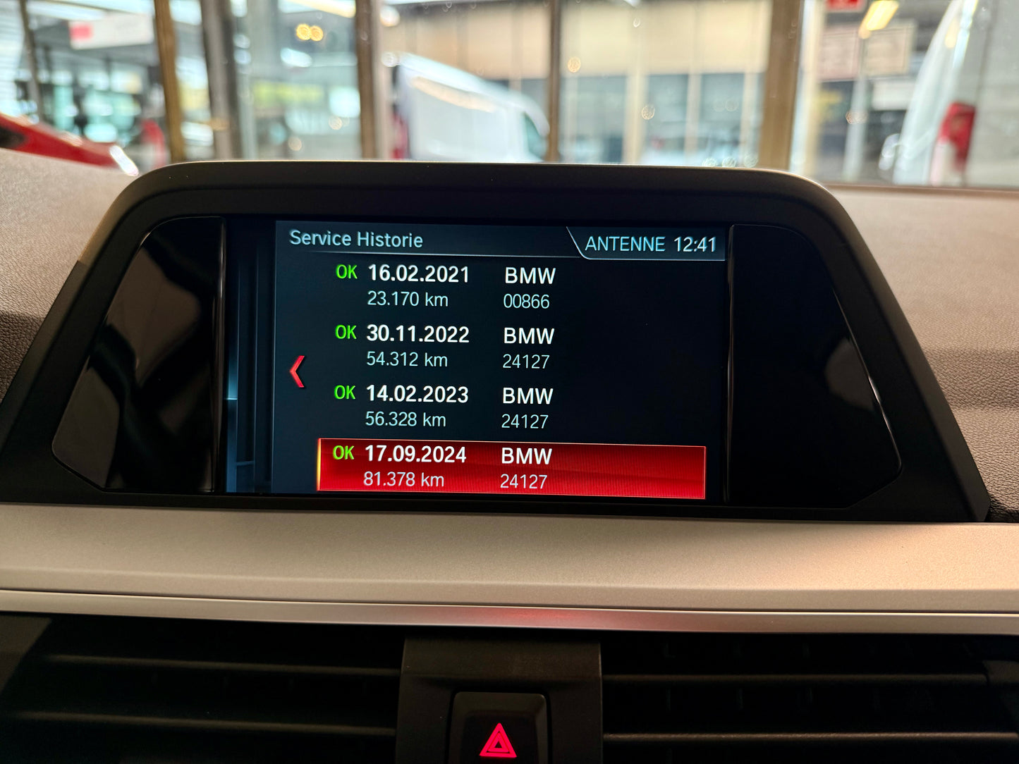 BMW X3 20d xDrive AUT AHK LEDER NAVI CAM SHZ PDC LED