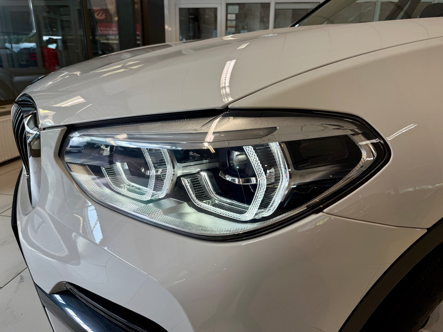 BMW X3 20d xDrive AUT AHK LEDER NAVI CAM SHZ PDC LED