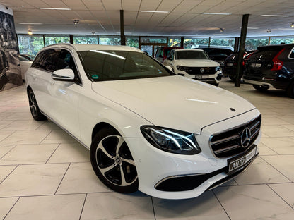 Mercedes-Benz E 220 d T AUT NAVI LEDER LED KAMERA SHZ PDC DAB