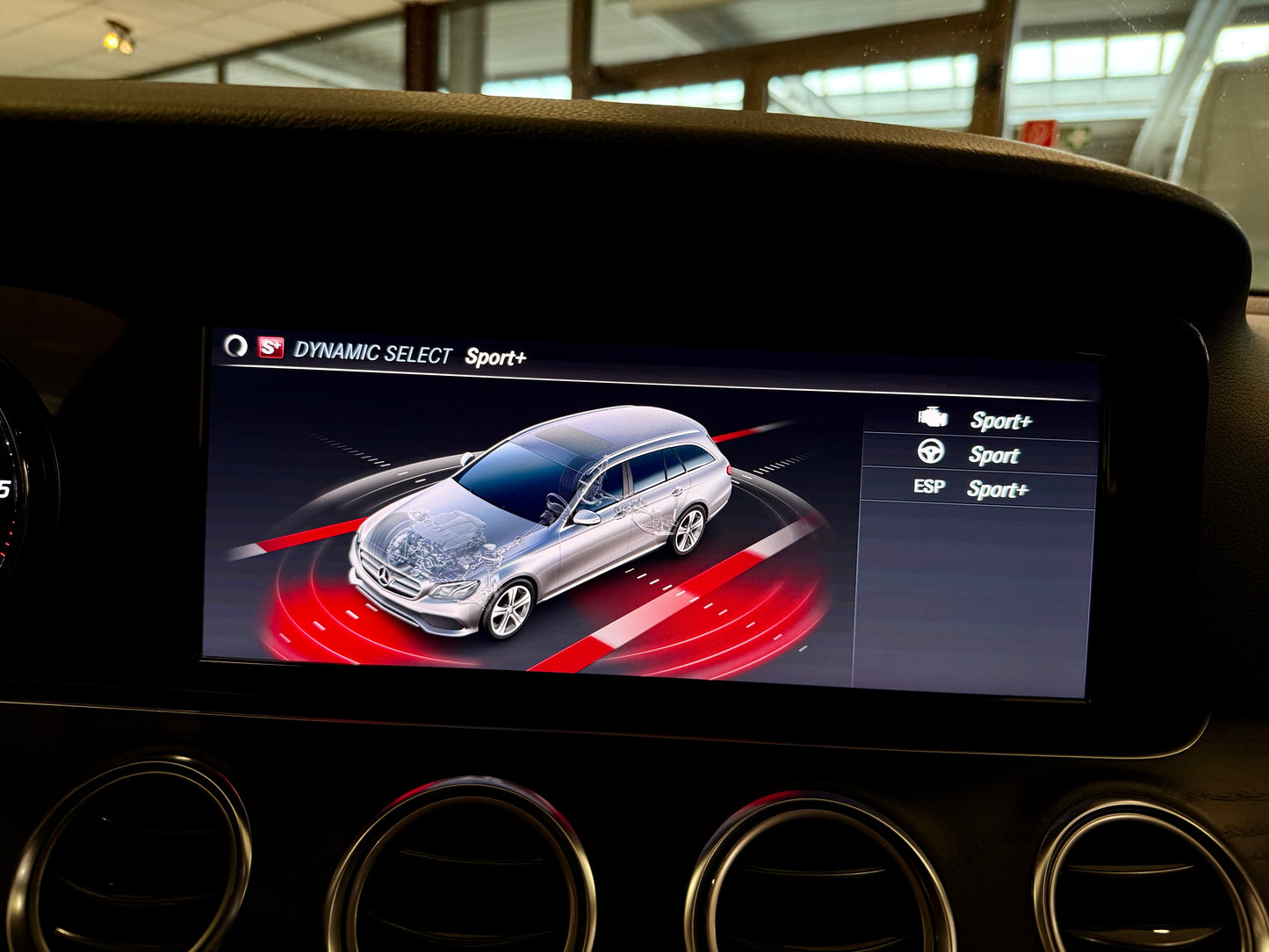 Mercedes-Benz E 220 d T AUT NAVI LEDER LED KAMERA SHZ PDC DAB