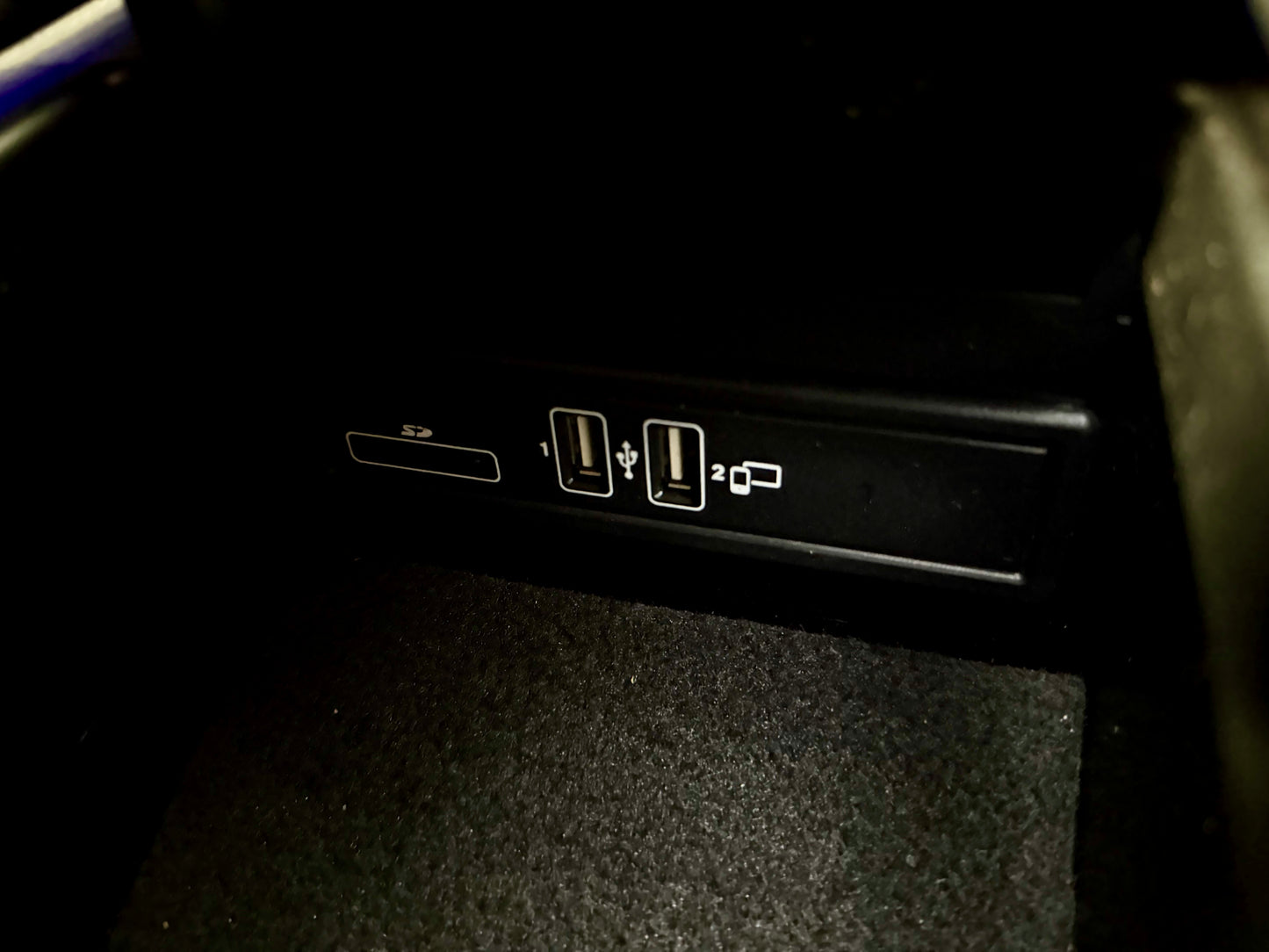 Mercedes-Benz E 220 d T AUT NAVI LEDER LED KAMERA SHZ PDC DAB