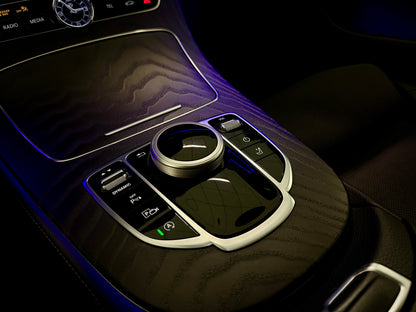 Mercedes-Benz E 220 d T AUT NAVI LEDER LED KAMERA SHZ PDC DAB