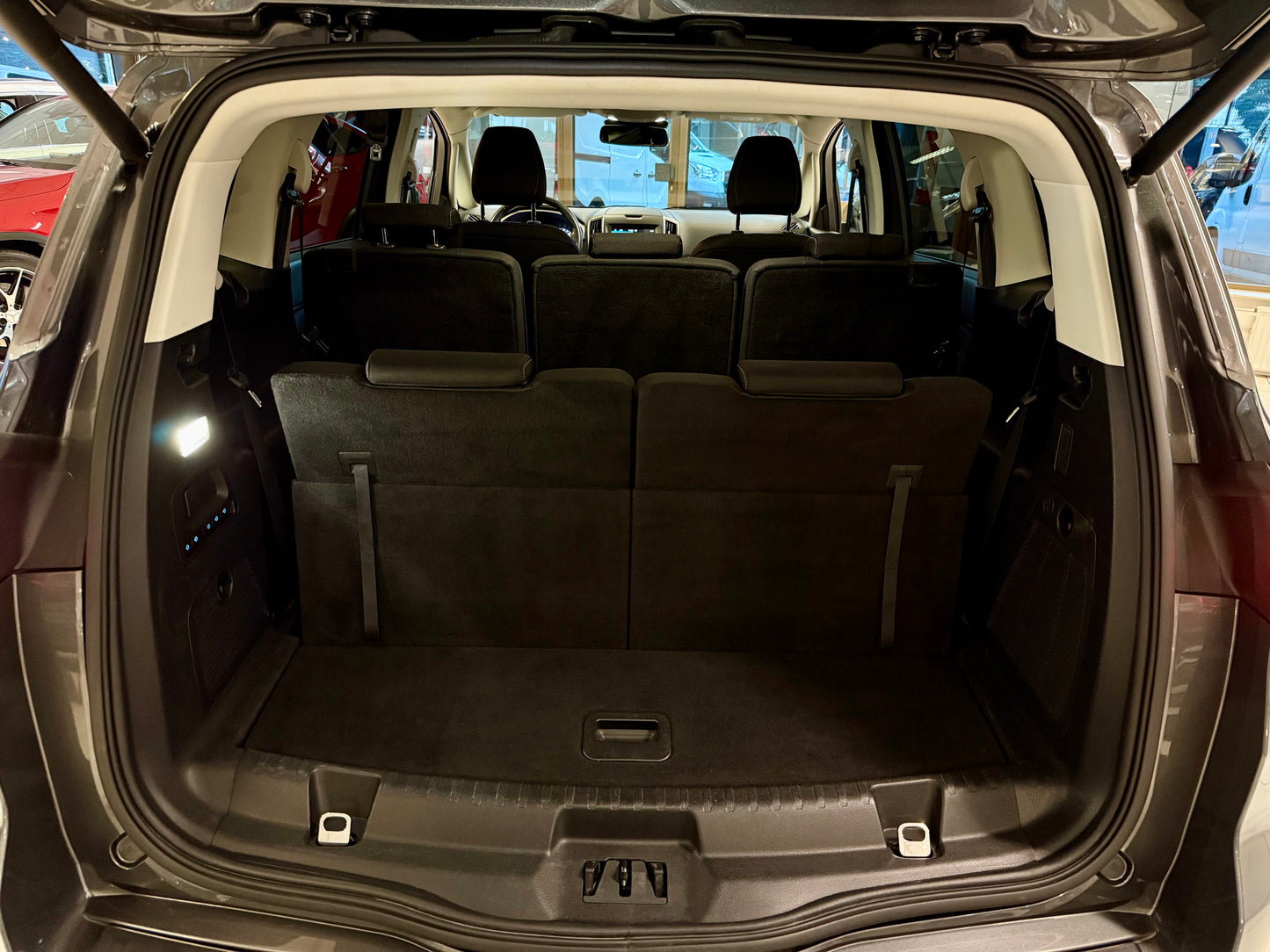 Ford S-MAX 2.0 AUT 7-SITZER LED 360CAM NAVI PDC SHZ