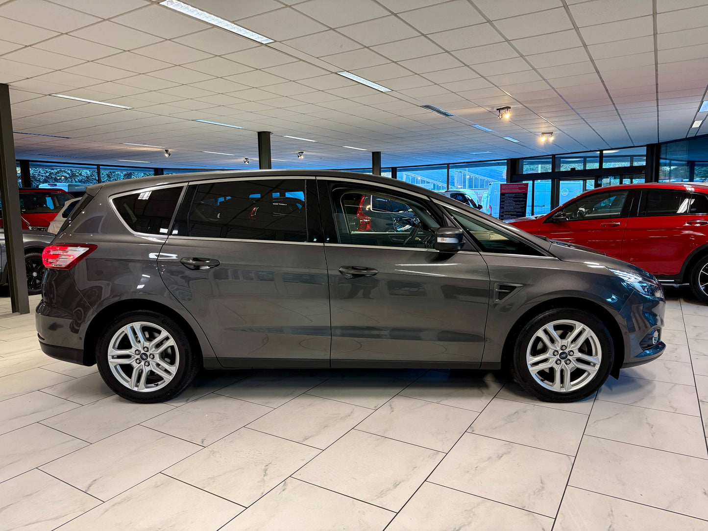 Ford S-MAX 2.0 AUT 7-SITZER LED 360CAM NAVI PDC SHZ