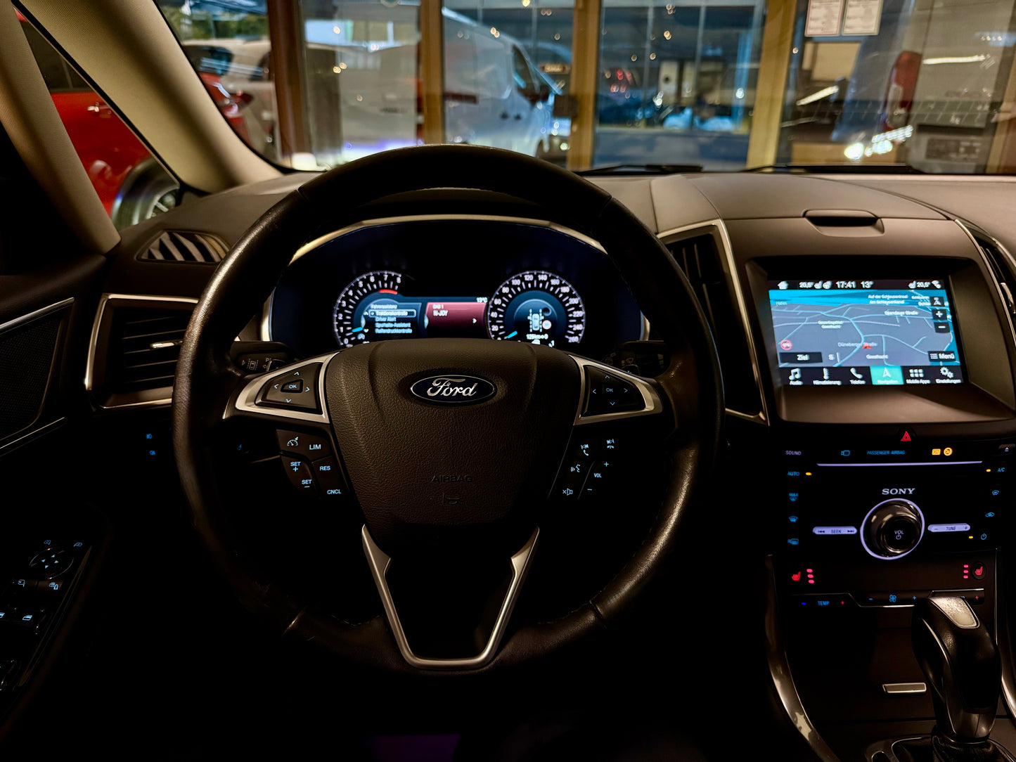 Ford S-MAX 2.0 AUT 7-SITZER LED 360CAM NAVI PDC SHZ