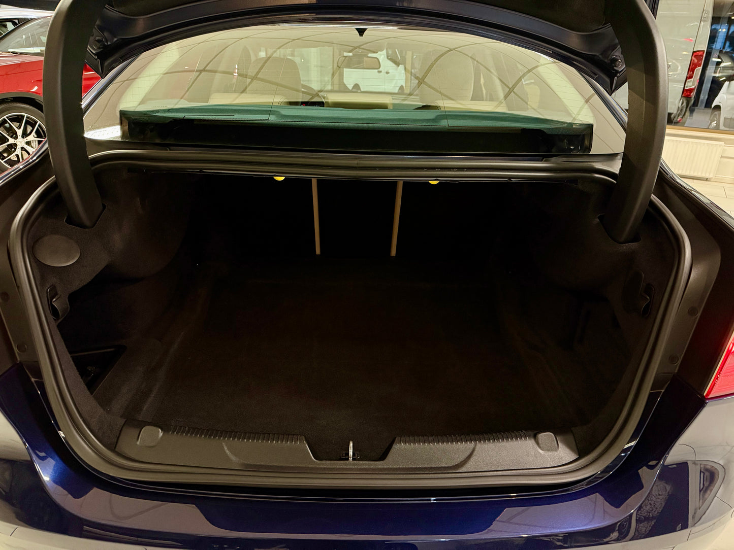 Jaguar XE 20t PRESTIGE LEDER NAVI CAM SHZ PDC LED