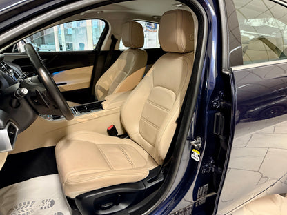 Jaguar XE 20t PRESTIGE LEDER NAVI CAM SHZ PDC LED