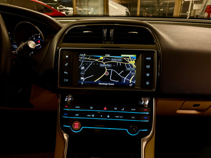 Jaguar XE 20t PRESTIGE LEDER NAVI CAM SHZ PDC LED