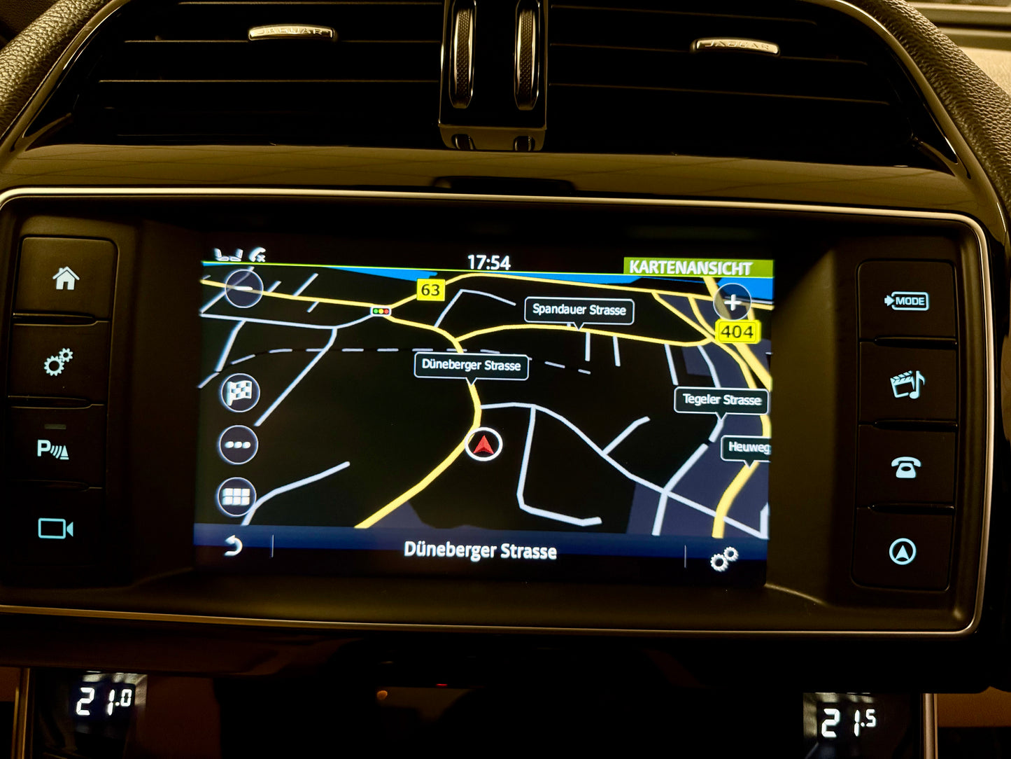 Jaguar XE 20t PRESTIGE LEDER NAVI CAM SHZ PDC LED