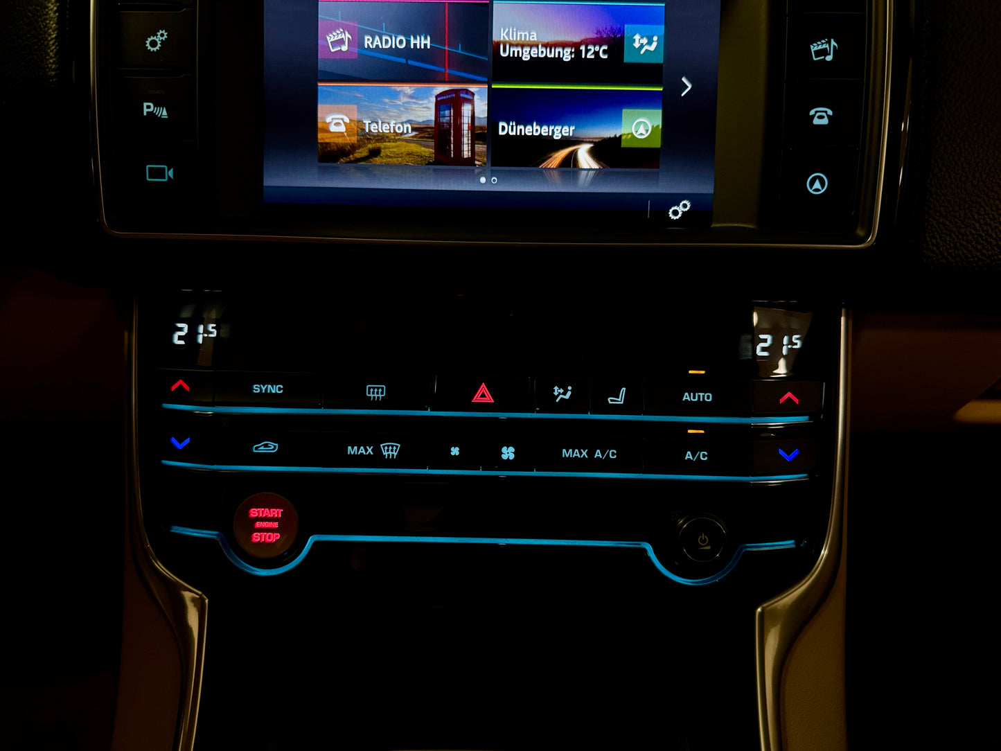 Jaguar XE 20t PRESTIGE LEDER NAVI CAM SHZ PDC LED