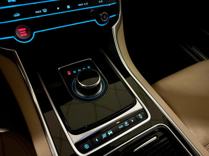 Jaguar XE 20t PRESTIGE LEDER NAVI CAM SHZ PDC LED