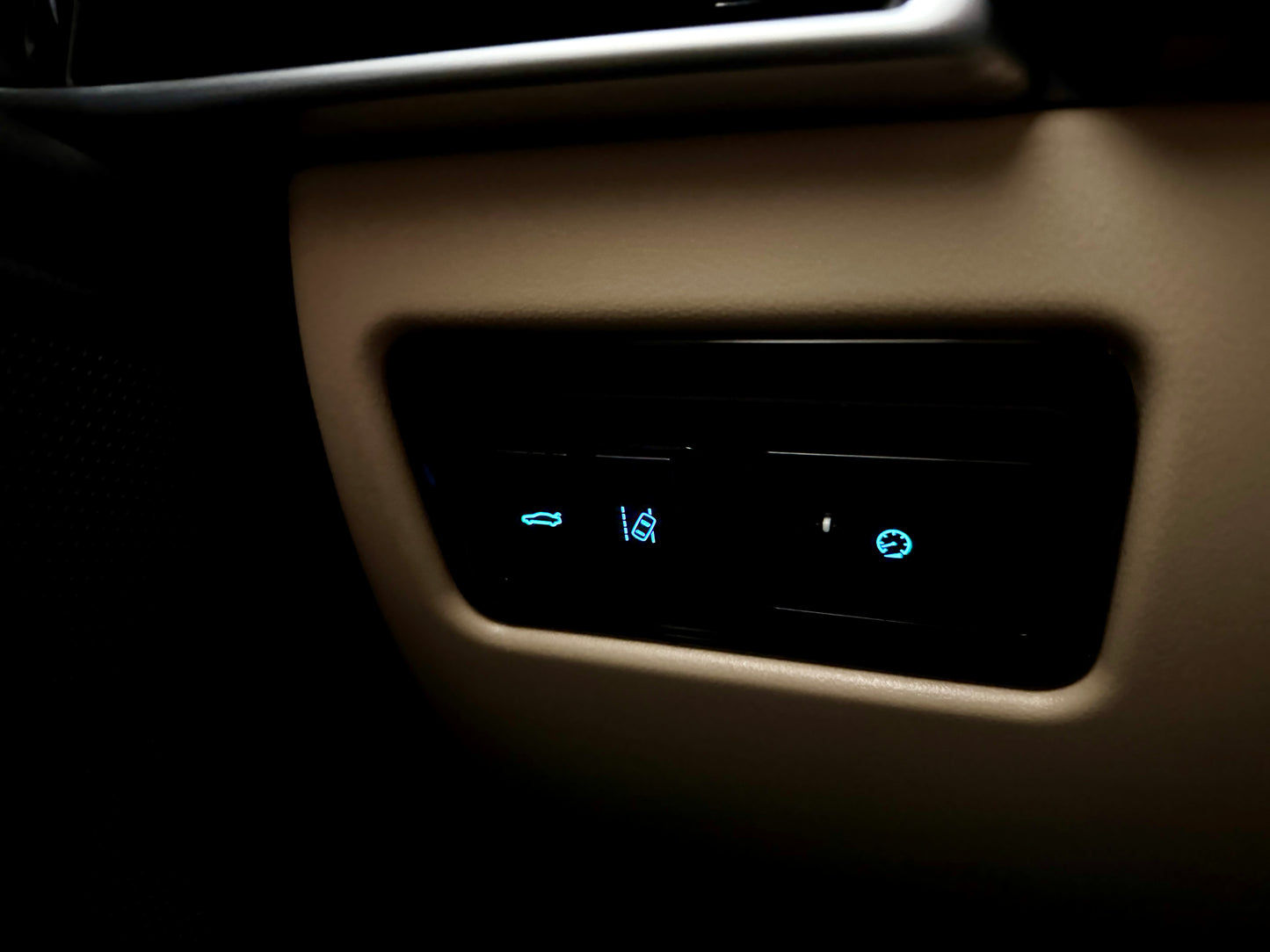 Jaguar XE 20t PRESTIGE LEDER NAVI CAM SHZ PDC LED