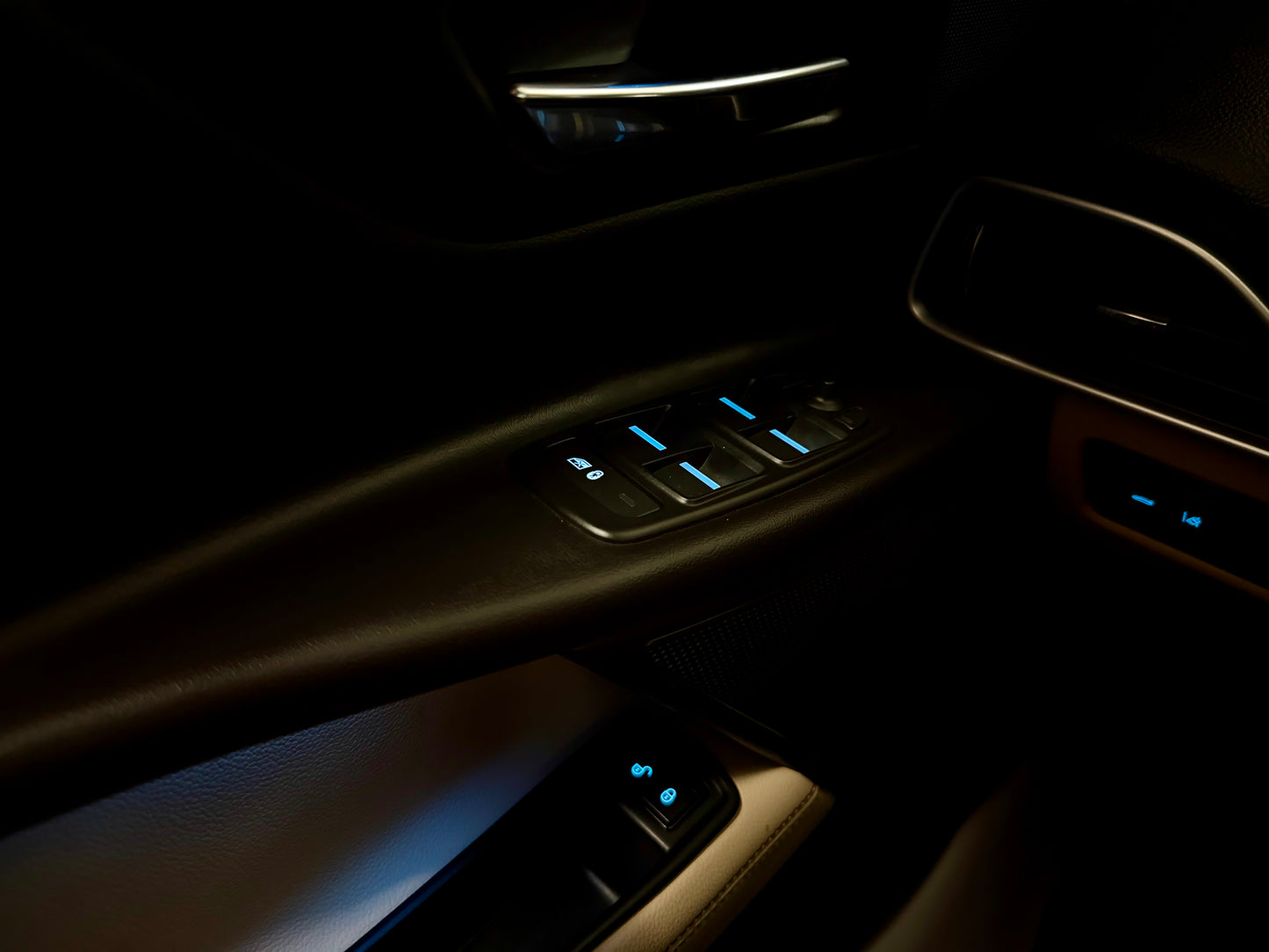 Jaguar XE 20t PRESTIGE LEDER NAVI CAM SHZ PDC LED