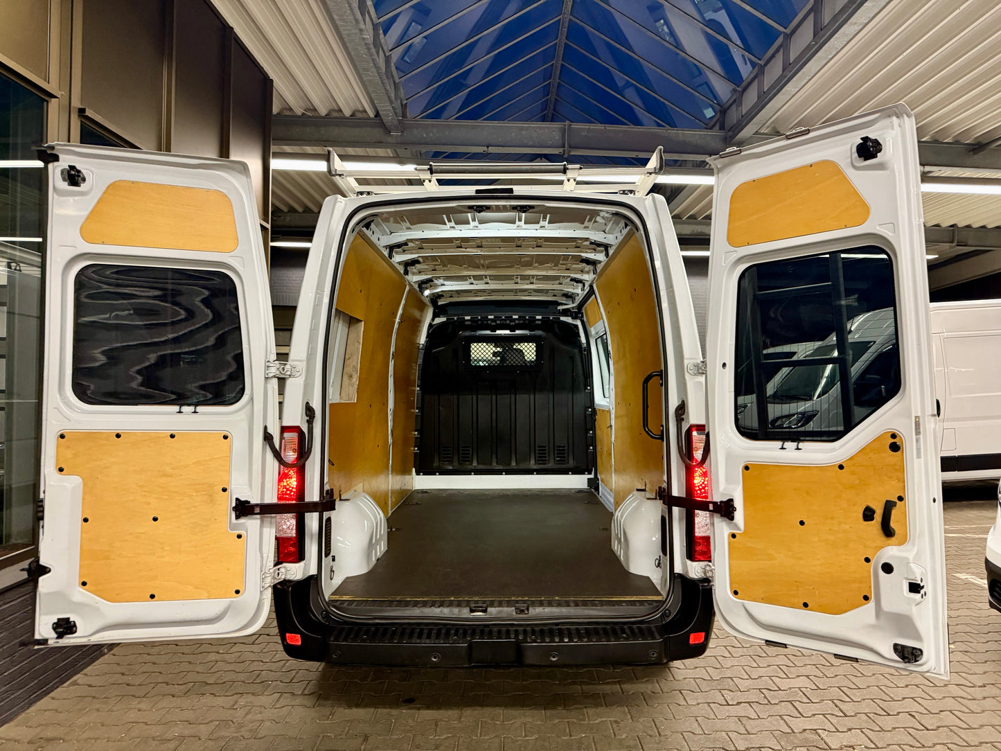 Renault Master 2.3 dCi L3H2 3,5t CAM KLIMA 3STZ TEMPOMAT