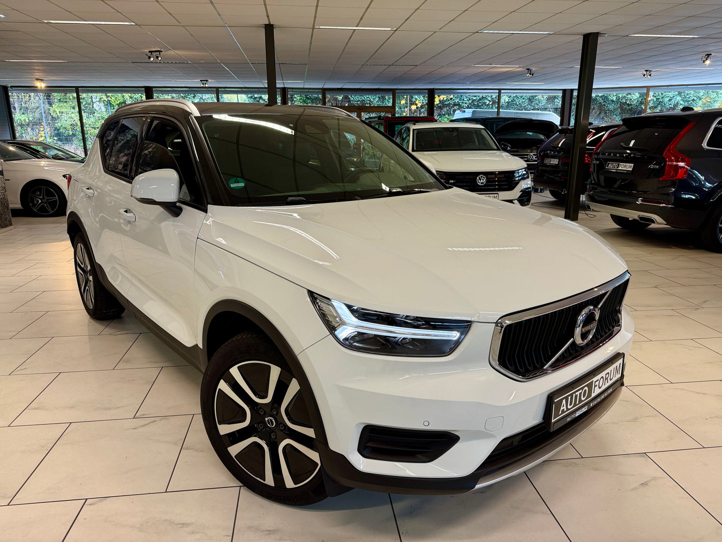 Volvo XC40 2.0 D3 R-DESIGN AUT LEDER AHK NAVI CAM SHZ