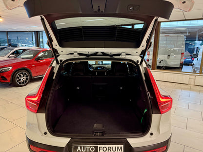 Volvo XC40 2.0 D3 R-DESIGN AUT LEDER AHK NAVI CAM SHZ
