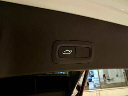 Volvo XC40 2.0 D3 R-DESIGN AUT LEDER AHK NAVI CAM SHZ