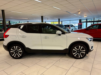 Volvo XC40 2.0 D3 R-DESIGN AUT LEDER AHK NAVI CAM SHZ