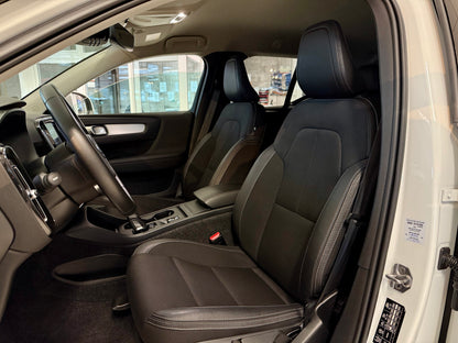 Volvo XC40 2.0 D3 R-DESIGN AUT LEDER AHK NAVI CAM SHZ