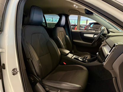 Volvo XC40 2.0 D3 R-DESIGN AUT LEDER AHK NAVI CAM SHZ