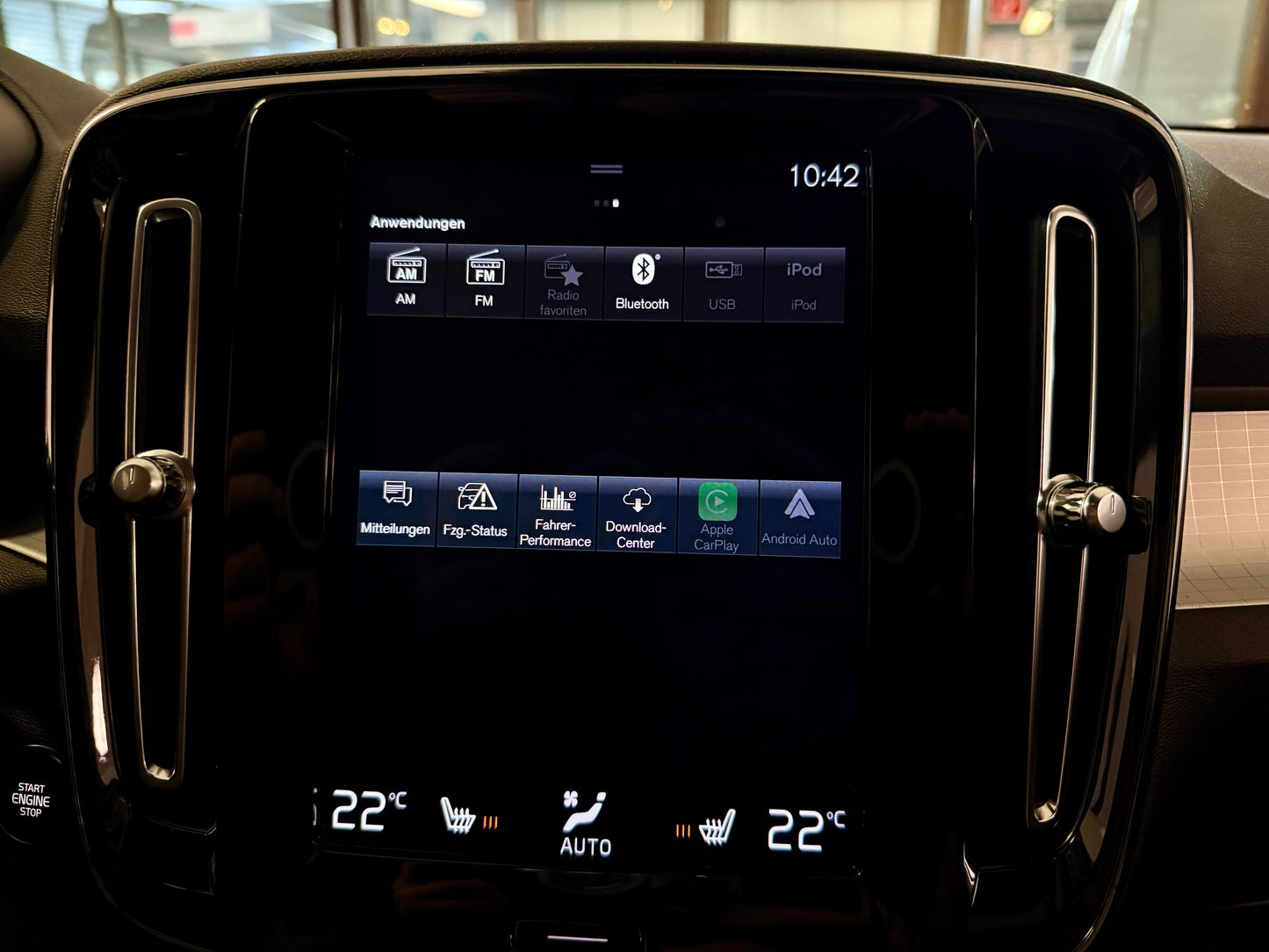 Volvo XC40 2.0 D3 R-DESIGN AUT LEDER AHK NAVI CAM SHZ