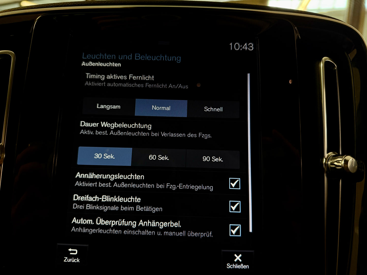 Volvo XC40 2.0 D3 R-DESIGN AUT LEDER AHK NAVI CAM SHZ