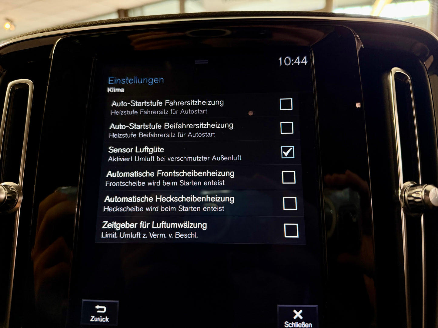 Volvo XC40 2.0 D3 R-DESIGN AUT LEDER AHK NAVI CAM SHZ