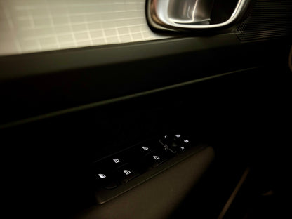 Volvo XC40 2.0 D3 R-DESIGN AUT LEDER AHK NAVI CAM SHZ