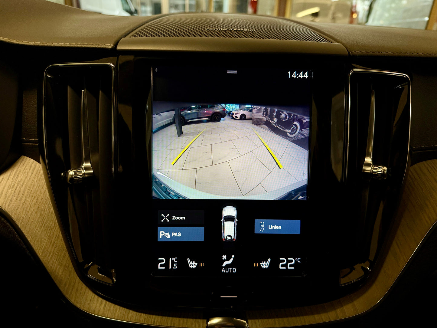 Volvo XC60 2.0 D4 INSCRIPTION LEDER LED H/K KAMERA SHZ