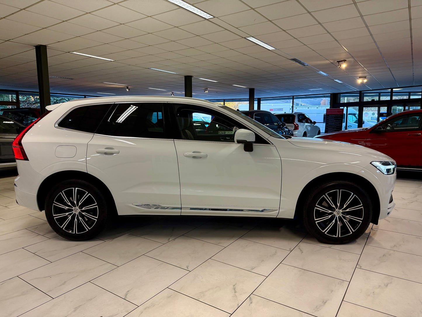 Volvo XC60 2.0 D4 INSCRIPTION LEDER LED H/K KAMERA SHZ