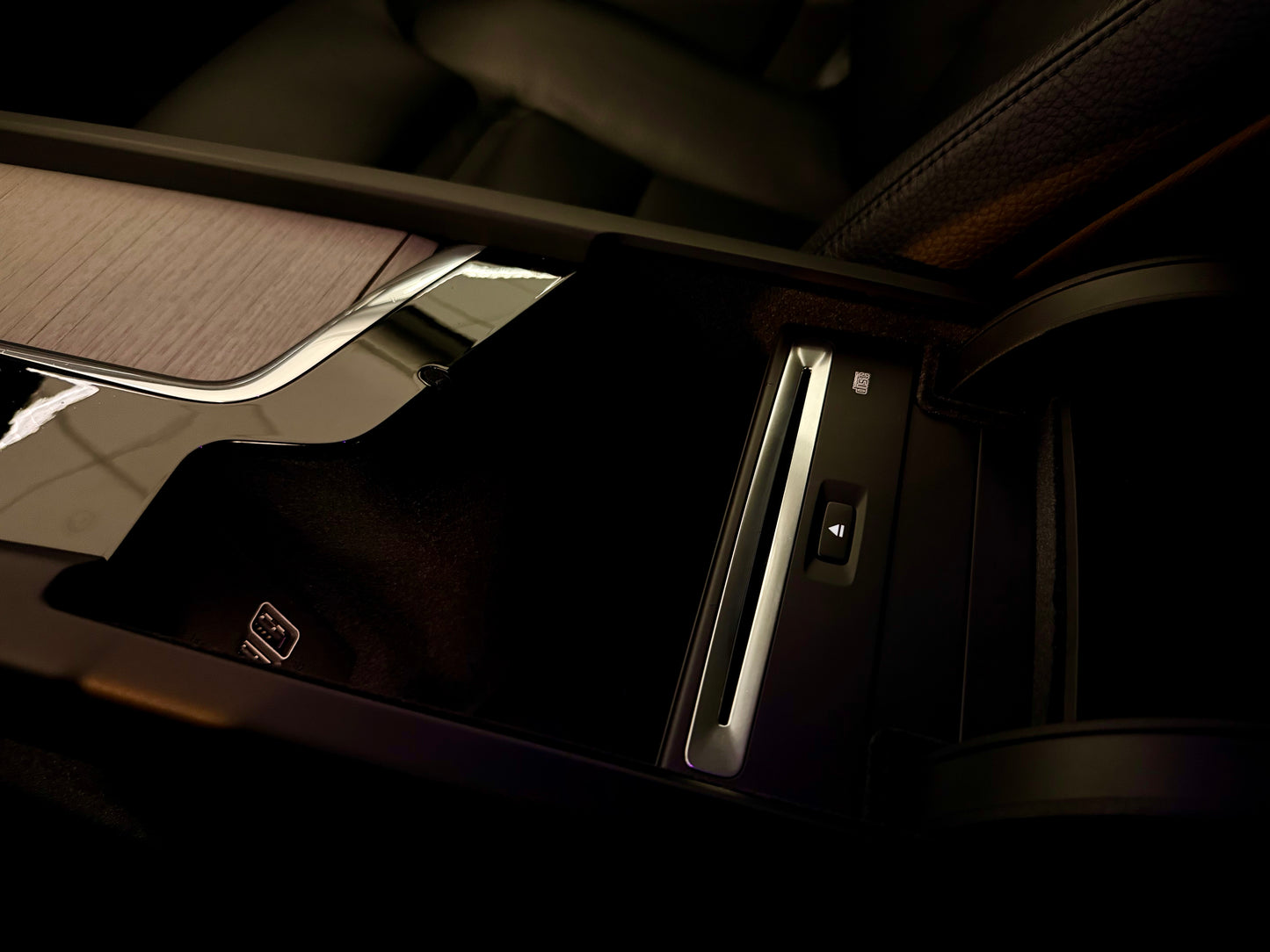 Volvo XC60 2.0 D4 INSCRIPTION LEDER LED H/K KAMERA SHZ