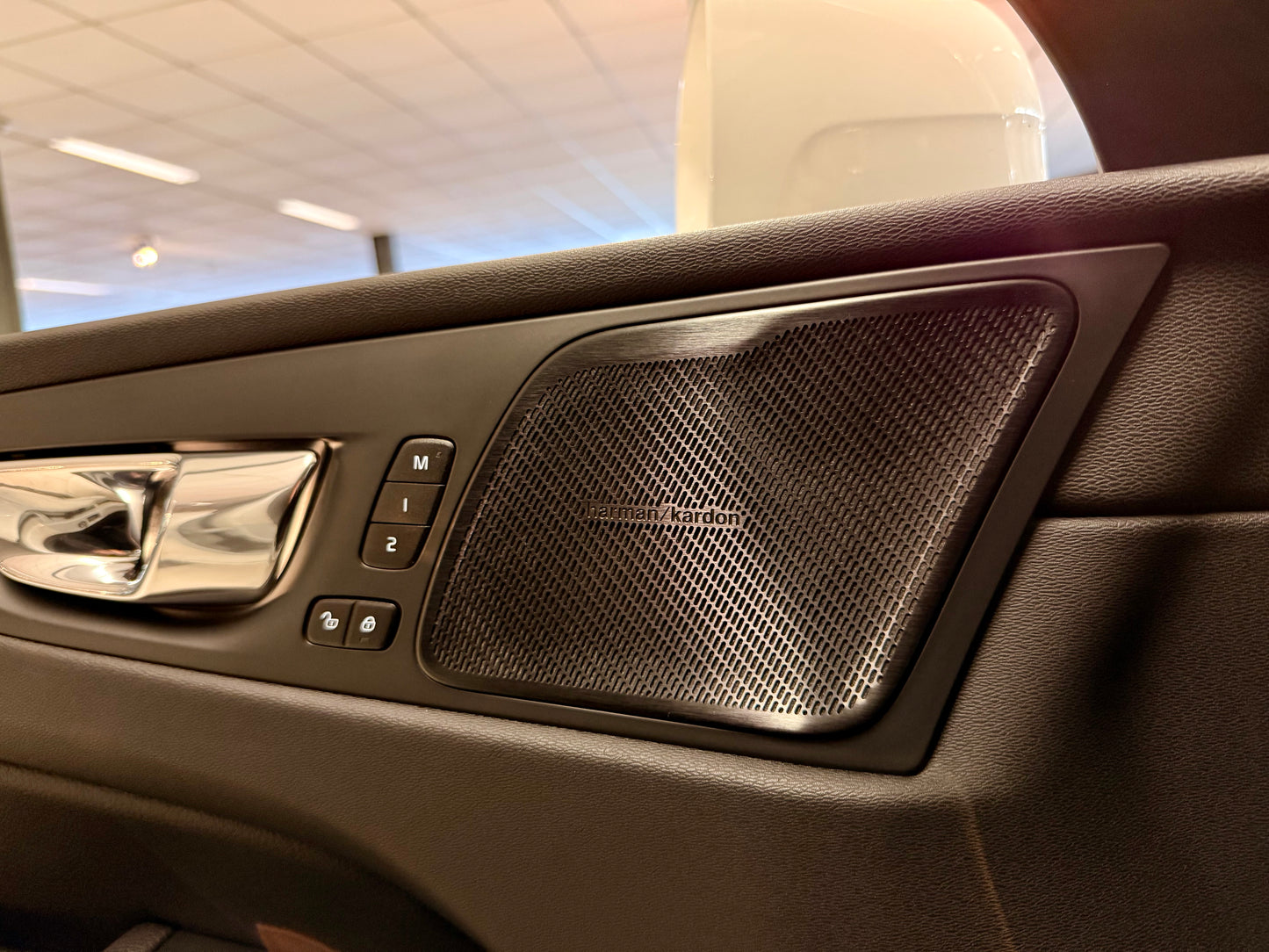 Volvo XC60 2.0 D4 INSCRIPTION LEDER LED H/K KAMERA SHZ