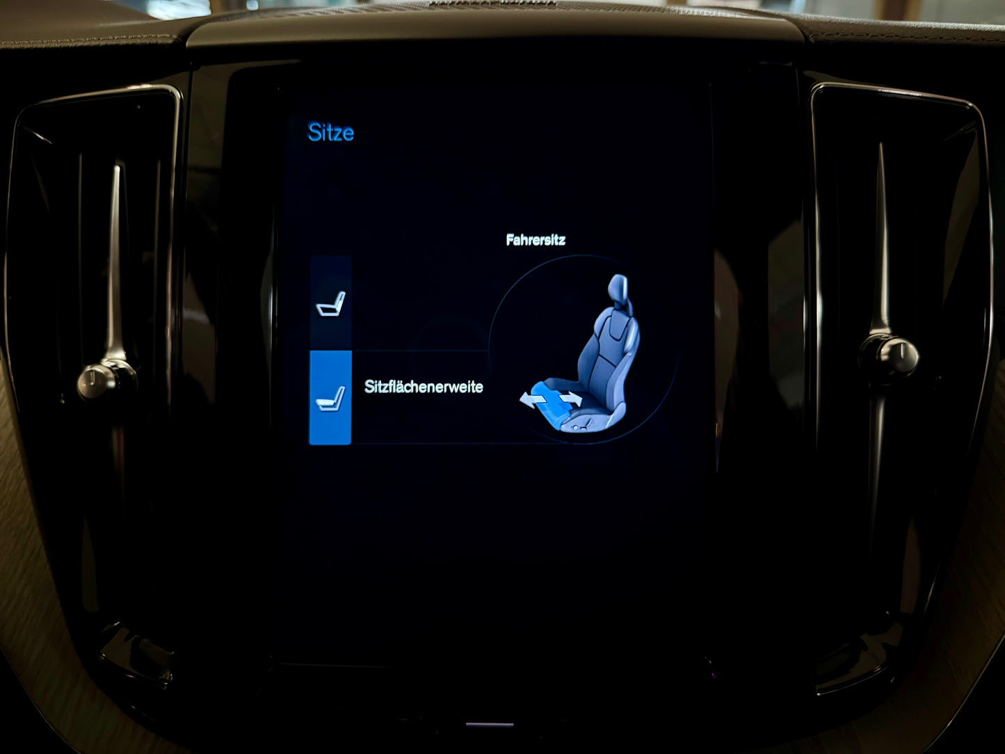 Volvo XC60 2.0 D4 INSCRIPTION LEDER LED H/K KAMERA SHZ